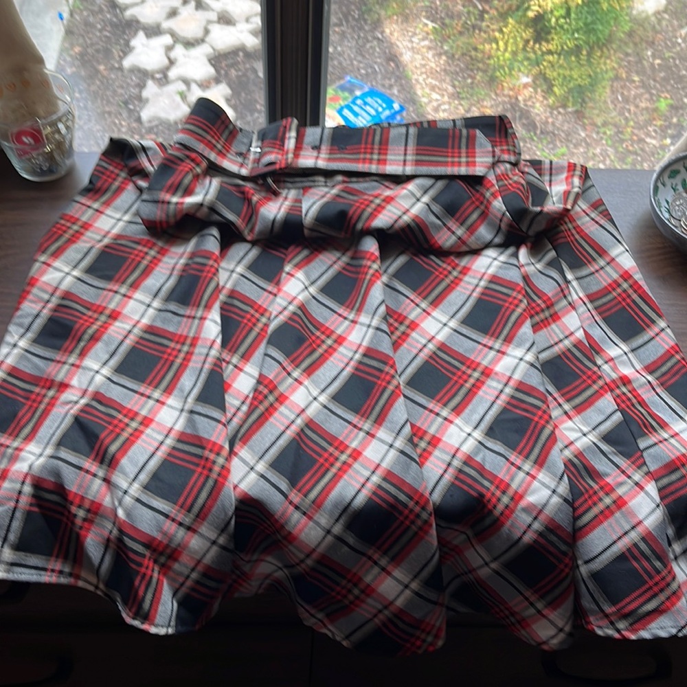 Flannel, maxi, skirt with a belt in red and black